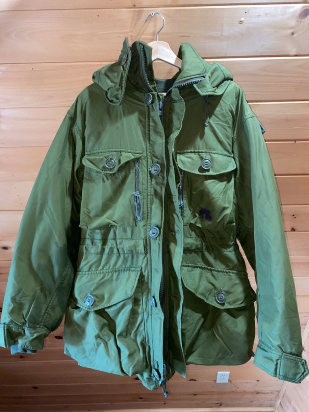 Canadian Forces Army Gore-Tex IECS Combat Parka 70/36 (Fits like a Large)